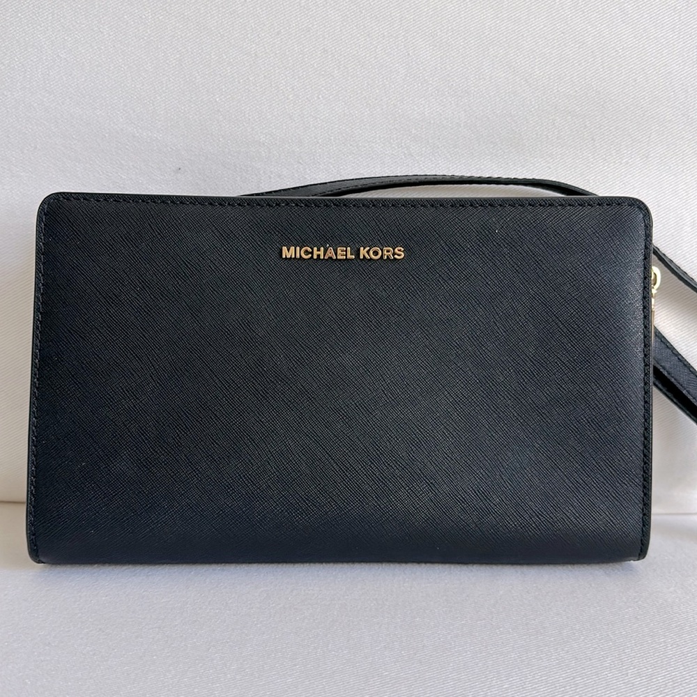 Michael Kors Jet Set Saffiano crossbody clutch purse